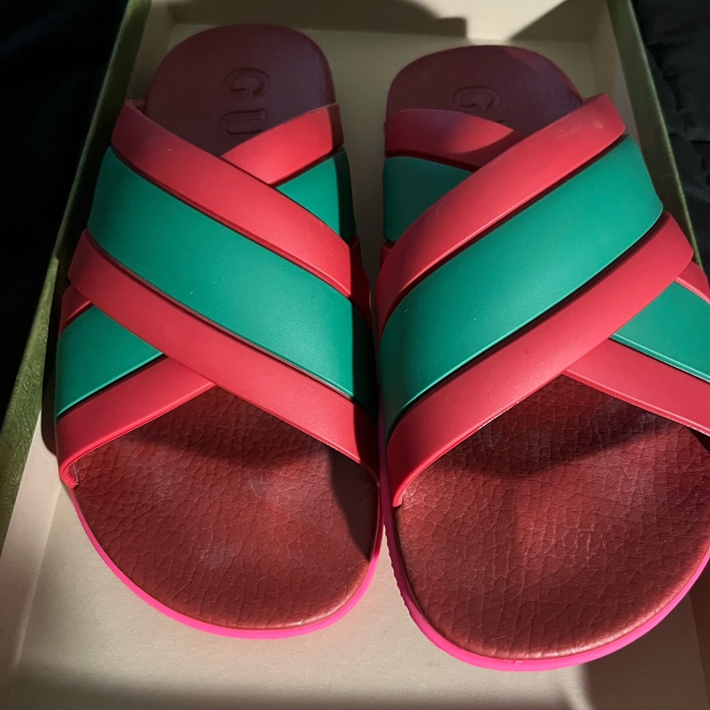 Gucci Women's Bold Red and Green Sandals